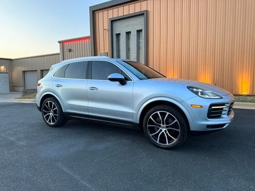 2019 Porsche Cayenne Image 1 of 2