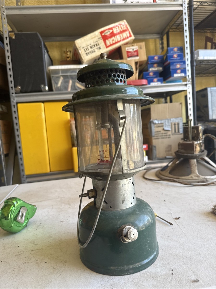 Vintage 1960 Coleman Model 220E Dual 2 Mantle Green Gas Camp
