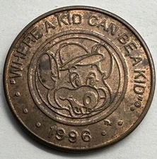 1996 COPPER CHUCK E CHEESE TOKEN collectible Pizza Time Theatre Showbiz