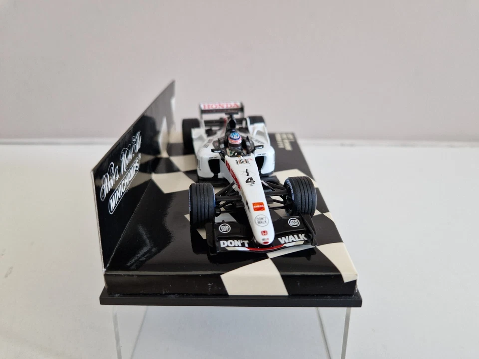 Minichamps 1/43 BAR Honda 006 T. Sato - Showcar 2005 - 400050074 - Immagine 2 di 4