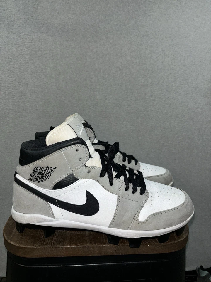 Botines de béisbol Nike Air Jordan 1 retro MCS Smoke para hombre 10 AV5354-012 Foto 4 de 4
