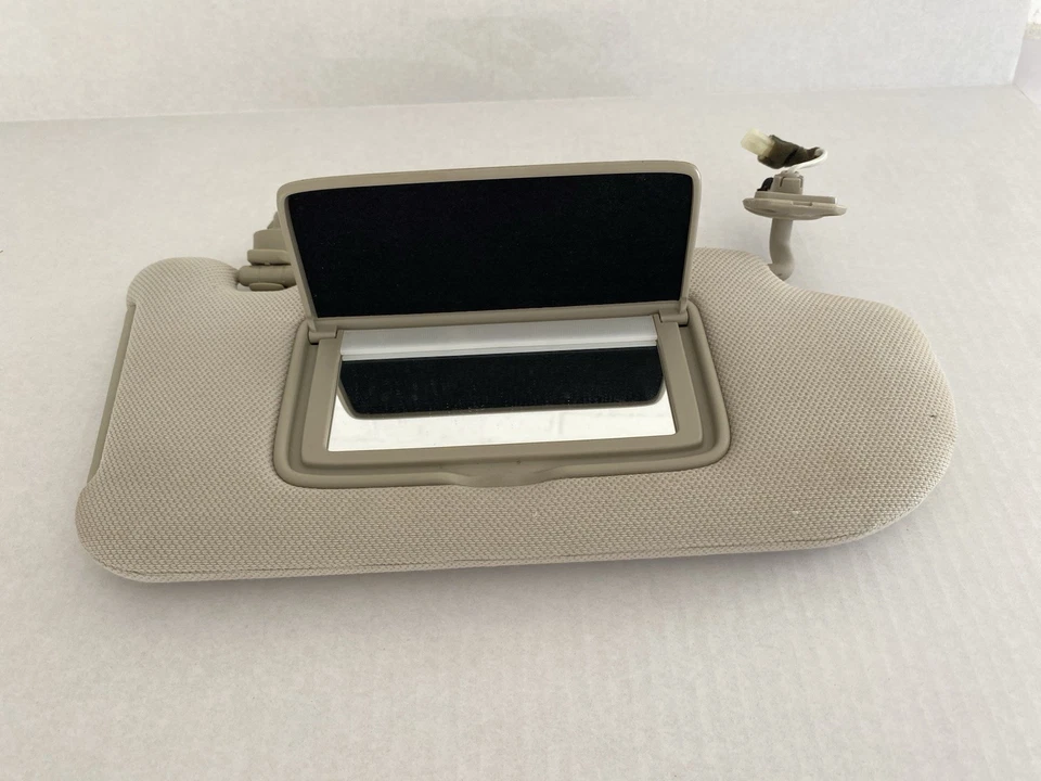 Infiniti M35 2006-2010 parasol lateral del pasajero con luz de espejo se extiende beige OEM Foto 4 de 4