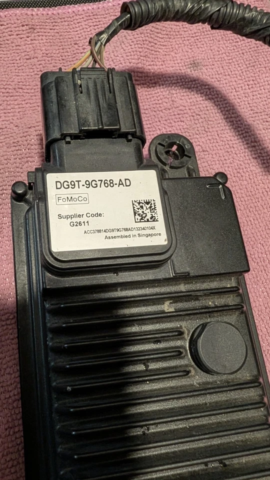 Sensor radar control crucero OEM 2013-2016 DG9T-9G768-AD FORD FUSION LINCOLN MKZ Foto 3 de 3