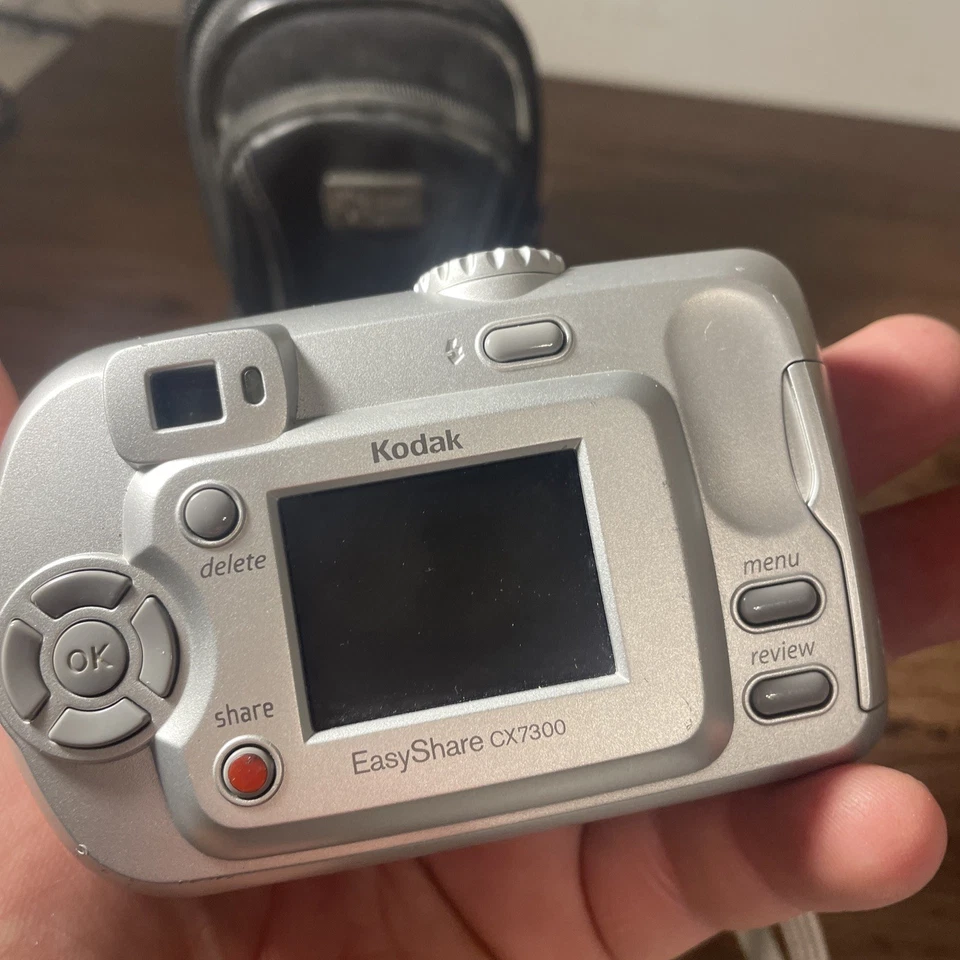 Kodak EasyShare CX7300 3.2MP Digital Camera Silver Tested & Works  - Image 4 of 4