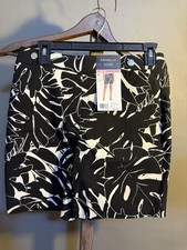 Rafaella Women's Shorts 6 Stretch Pull On Bermuda Shorts Black White Print 6