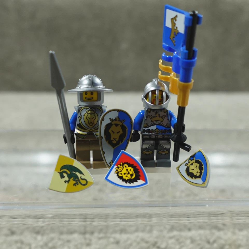 LEGO Castle Minifigure Lot And Extras Horse Armored Red Barding Classic Dragon - Image 4 of 4