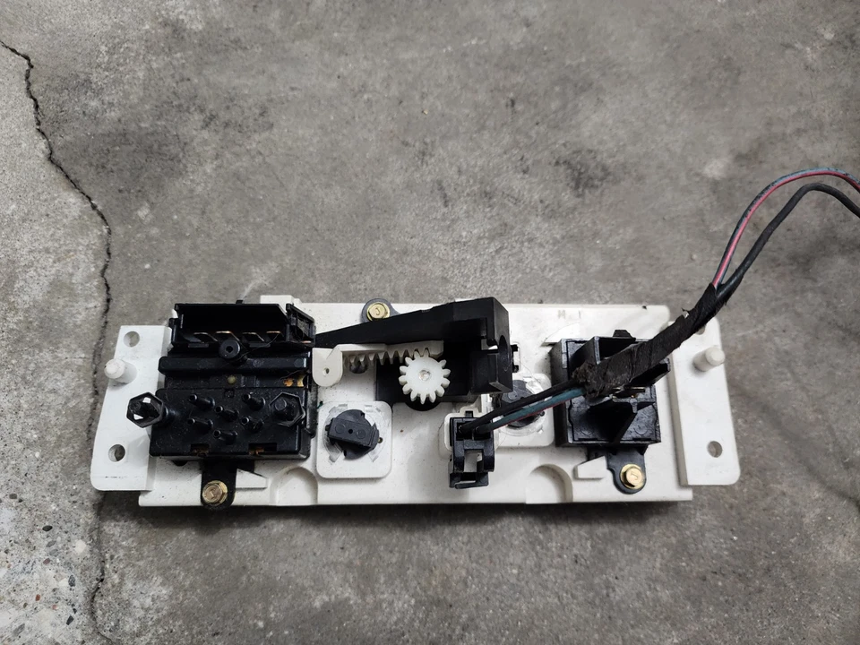 Ford Mustang 1990-1993 calefacción aire acondicionado panel de control de clima ¡coche SSP limpio! Foto 2 de 2