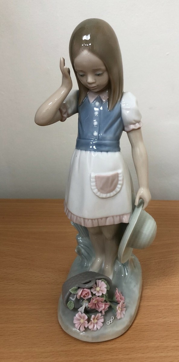 Lladro Figurine Dropping The Flowers #1285 | eBay UK