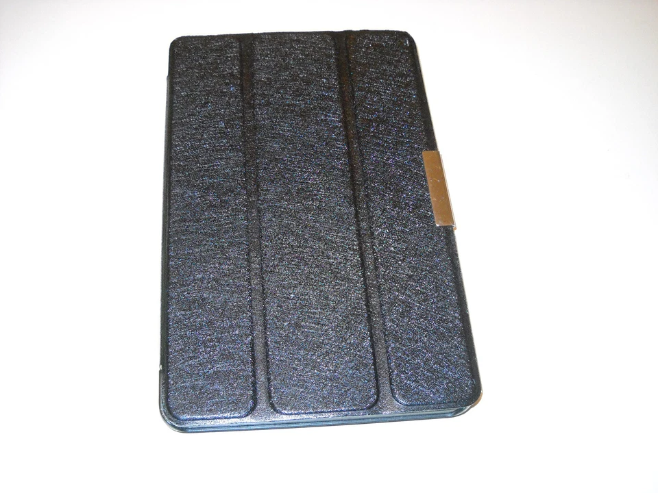 Acer Iconia  One 7 Inch B I -730 8 GB Wi-Fi black  tablet with genuine stand. - Image 2 of 4