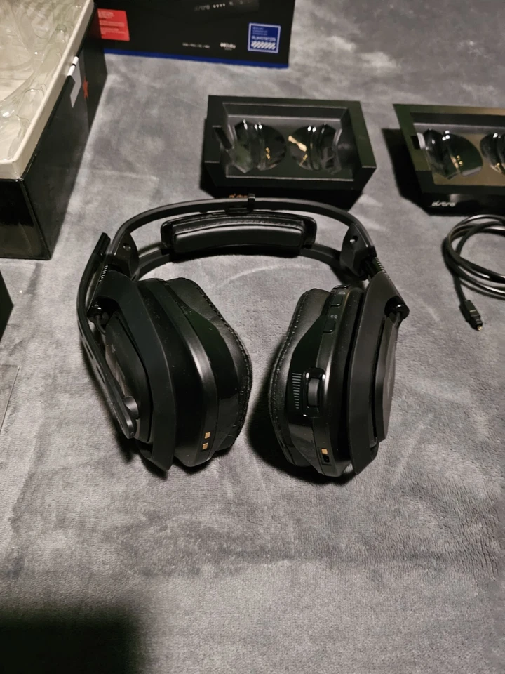 Astro A50 gen 4 PS5/PC, XBOX/PC, Komplettpak. Headset, Modkit zwei Basestations - Bild 3 von 4