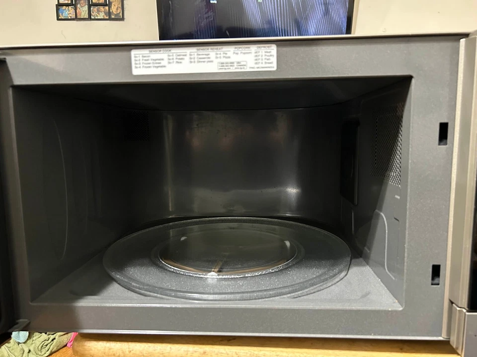 Настольная микроволновая печь LG LMC2075ST 1200 Вт - нержавеющая сталь - Изображение 3 из 4