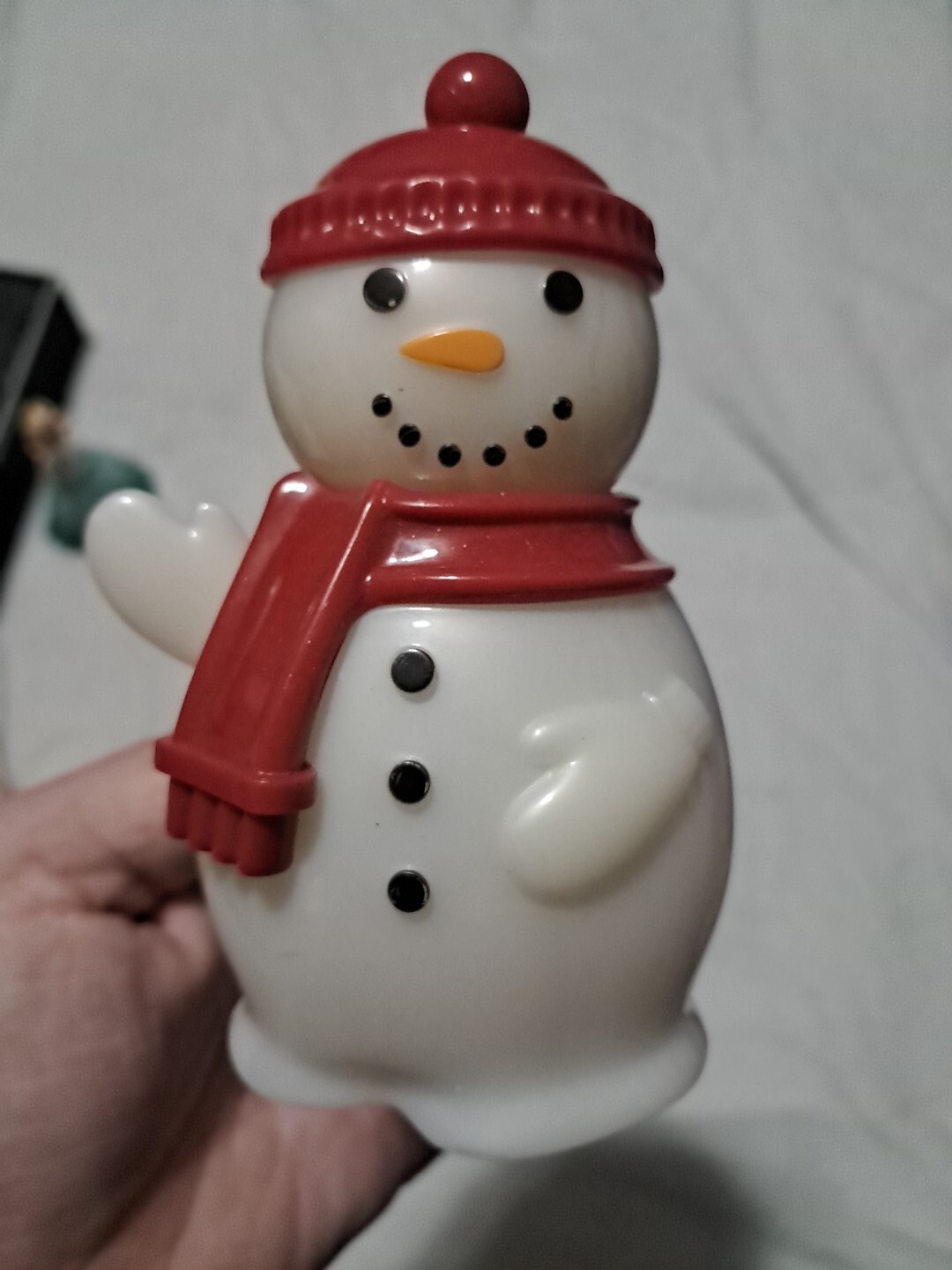 Bath & Body Works Winter Snowman Wallflower Red Scarf Discontinued-image