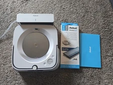 iRobot Braava Jet M6 Wi-Fi Robot Mop White Mop w/ Charger & Pads Tested Working