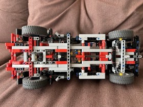 LEGO TECHNIC: Pick-Up Tow Truck (9395) Assembled, manuals included, no box