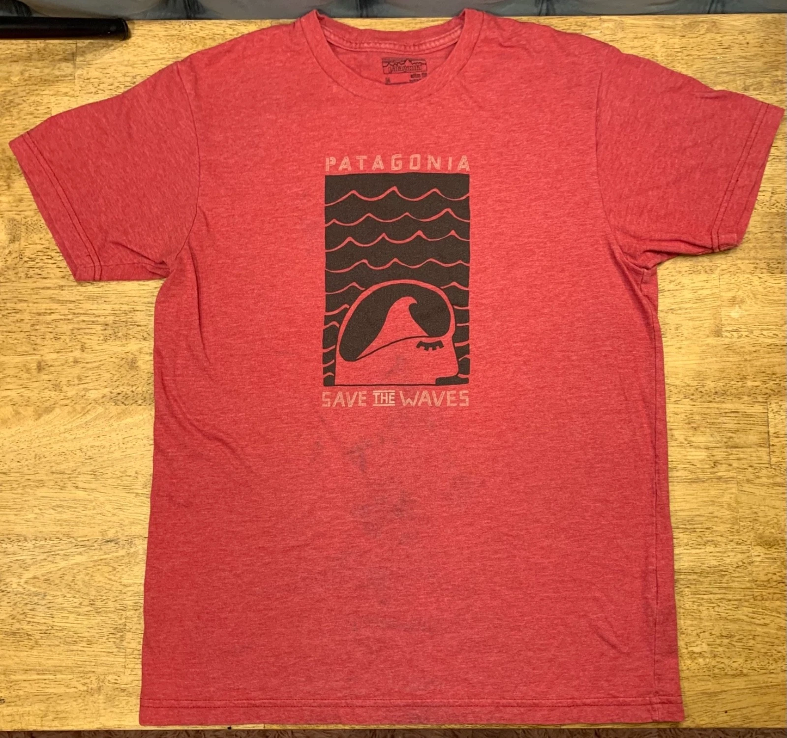 Patagonia T Shirt Red "Save the Waves" Ocean VTG Outdoor Stains Gorpcore Grunge
