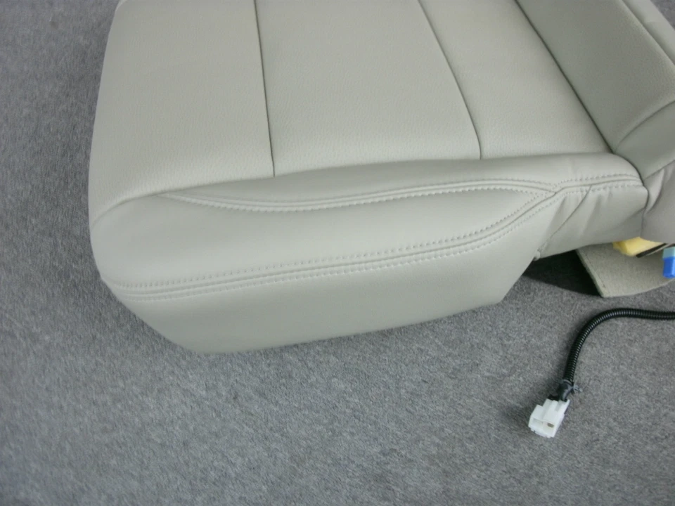 Кожаная подушка для правого переднего сиденья 87300-ZC16D 2006 Infiniti QX56 LE от оригинального производителя  - Изображение 4 из 4