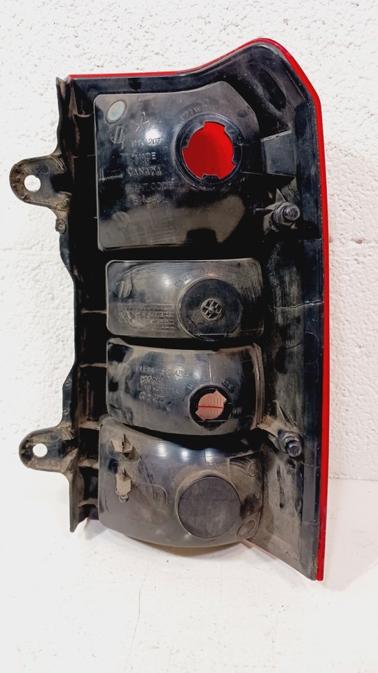 OMIX 12403.13 Driver Side Tail Light In Black For 91-97 Jeep Wrangler YJ & TJ Qu - Foto 11