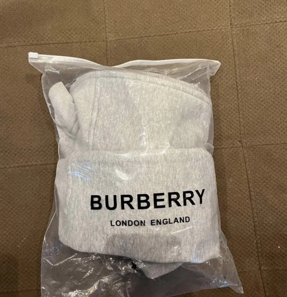 博柏利连帽衫标志连帽衫 M 码状况良好 S 码 — 第 3/4 张图片