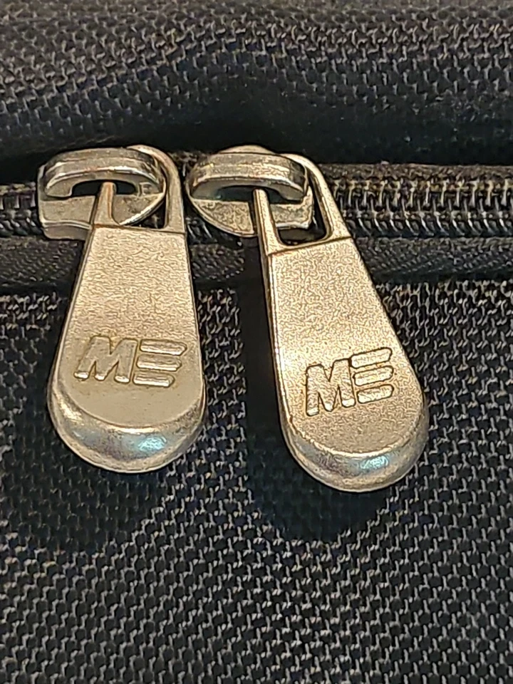 Funda grande para computadora portátil Mobile Edge Bring It On MOBILE3DGE BringItOn MEEN01 negra Foto 3 de 4