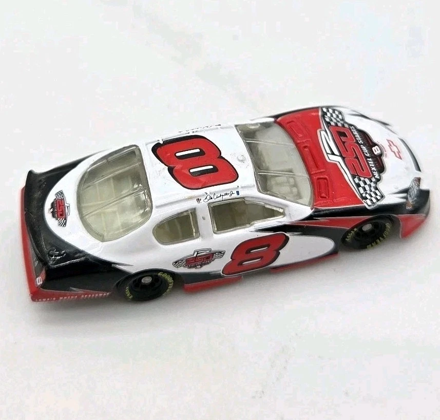 Dale Earnhardt Jr. #8 "250 Nextel Cup Starts" - Chevy Monte Carlo SS 2006 - 1:87 Foto 3 de 4
