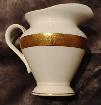 Kells Waterford Gold 10 oz Creamer 4 1/4'' Excellent 