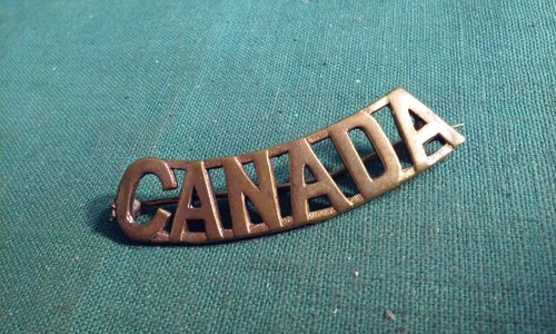 Vintage WW-I or II? CEF Canada Officer's Shoulder Tile Badge Pin Brass Metal