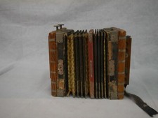 COLLECTORS VINTAGE GEBR LUDWIG ACCORDION