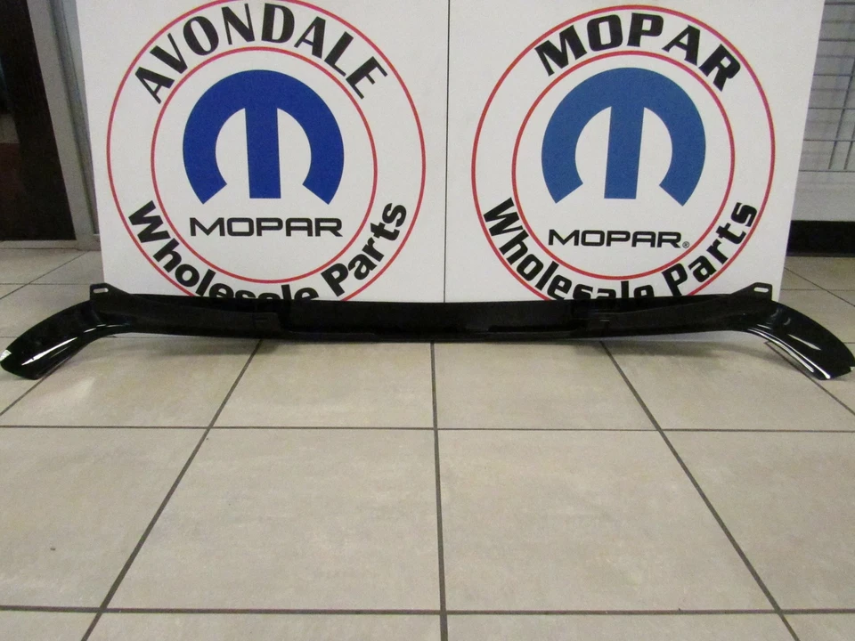 Deflector de aire delantero ahumado Dodge Ram 2500-5500 NUEVO OEM MOPAR Foto 2 de 4