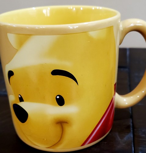 Disney Store ~ Winnie the Pooh ~ Large Face Graphic Coffee Mug ~ Yellow - Picture 4 of 5