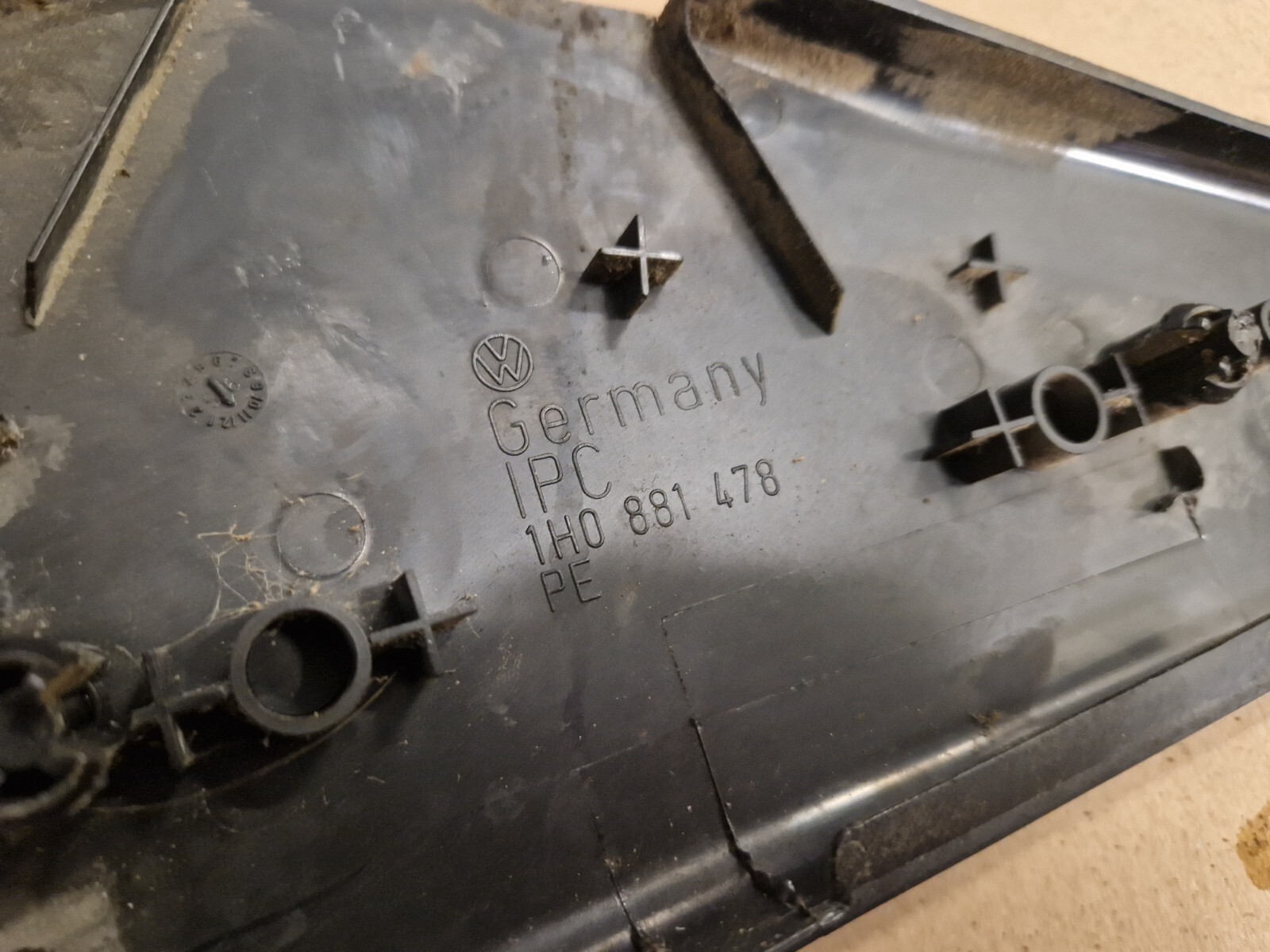 VW Golf III Sitzverkleidung 1H0881478 online kaufen | eBay 