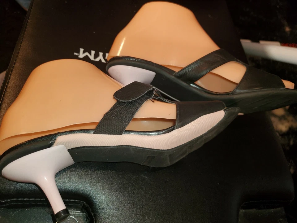 SESTO MEUCCI СДЕЛАНО В ИТАЛИИ ЧЕРНЫЙ/РОЗОВЫЙ КОТЕНОК КАБЛУКИ ЖЕНСКИЕ ТУФЛИ/САНДАЛИИ РАЗМЕР 7,5 - Изображение 3 из 4