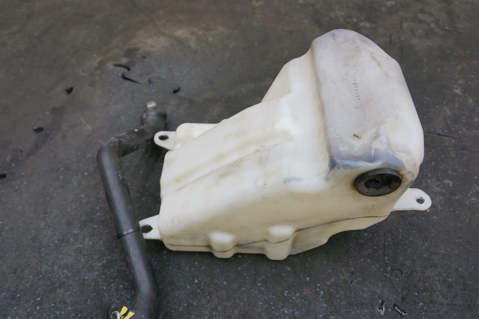 Washer Fluid Bottle Reservoir Pump 67892800 OEM Ferrari 612 Scaglietti Sessanta