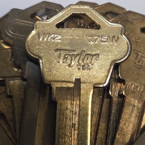 Pack of (11) WK2 1175N 175W Key Uncut Blank House Key - Picture 2 of 3
