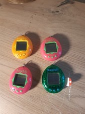 TAMAGOTCHI Bandai 1997 Indonesia Thailand 4 Stück
