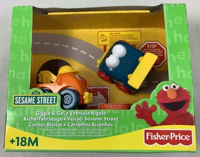 Fisher-Price Sesame Street Kicherfahrzeuge Ernie Krümelmonster Giggle & Go Autos