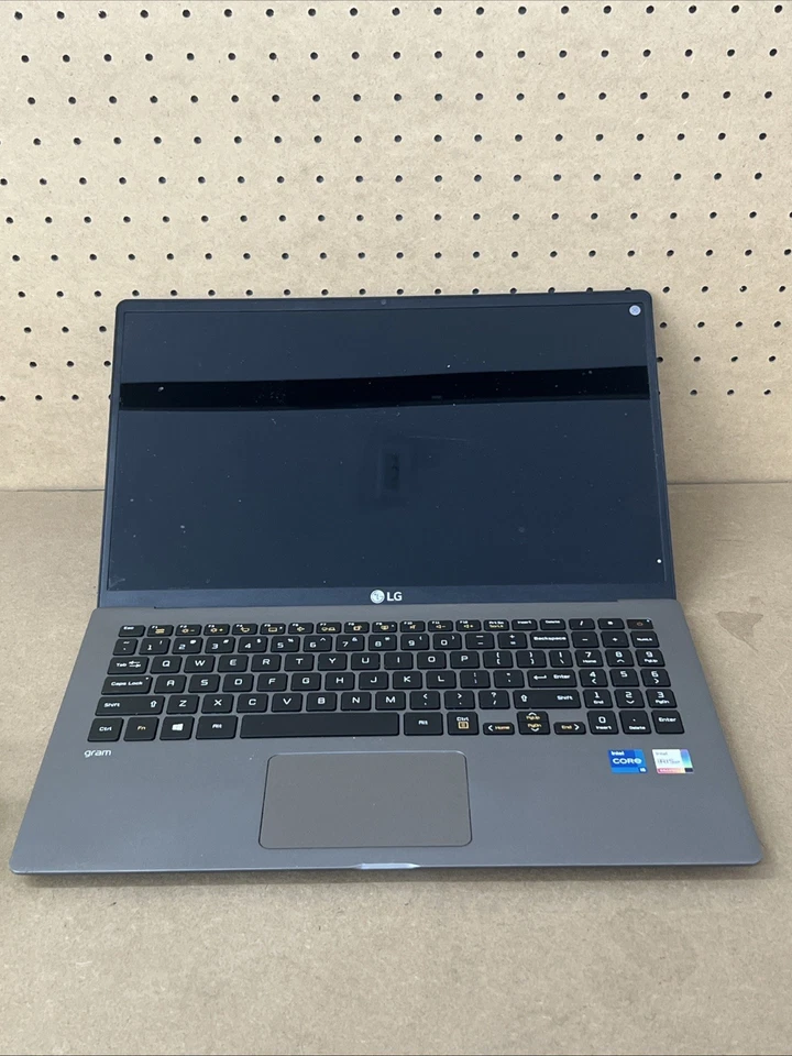 LG Gram 15" 15Z95N-G.AAE6U1 Intel Core i5-1135G7 2.4GHz 16GB RAM 512GB SSD Foto 2 de 4