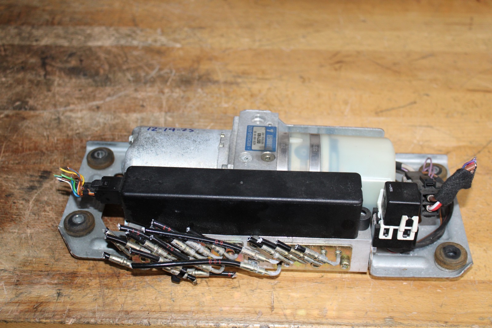 03-08 Mercedes R230 SL500 SL550 Convertible Top Hydraulic Pump Motor OEM