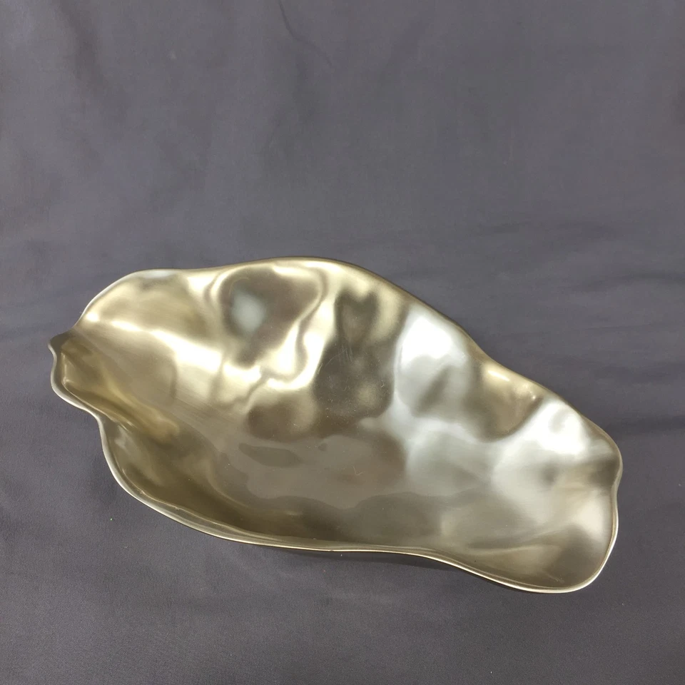 Современная металлическая чаша/ложка Beatriz Ball Sierra с золотой отделкой Maia овальная произвольной формы - Изображение 3 из 4