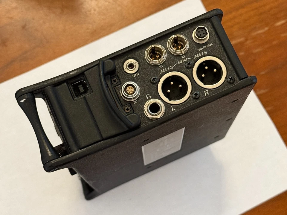 Sound Devices 633 Compact Mixer/Recorder with Dugan AutoMix  w/Pouch & Batteries - Image 2 of 4