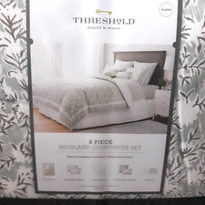 Threshold 8 Piece Queen Comforter Set Light Green/White Floral 90" x 94"