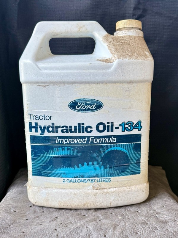 Vintage Ford Tractor Hydraulic Oil-134 2-Gallon Can - Troy, MI