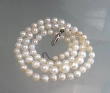 VINTAGE 14K WHITE GOLD CLASP PRINCESS LENGTH 17'' GRADUATED AKOYA PEARL NECKLACE