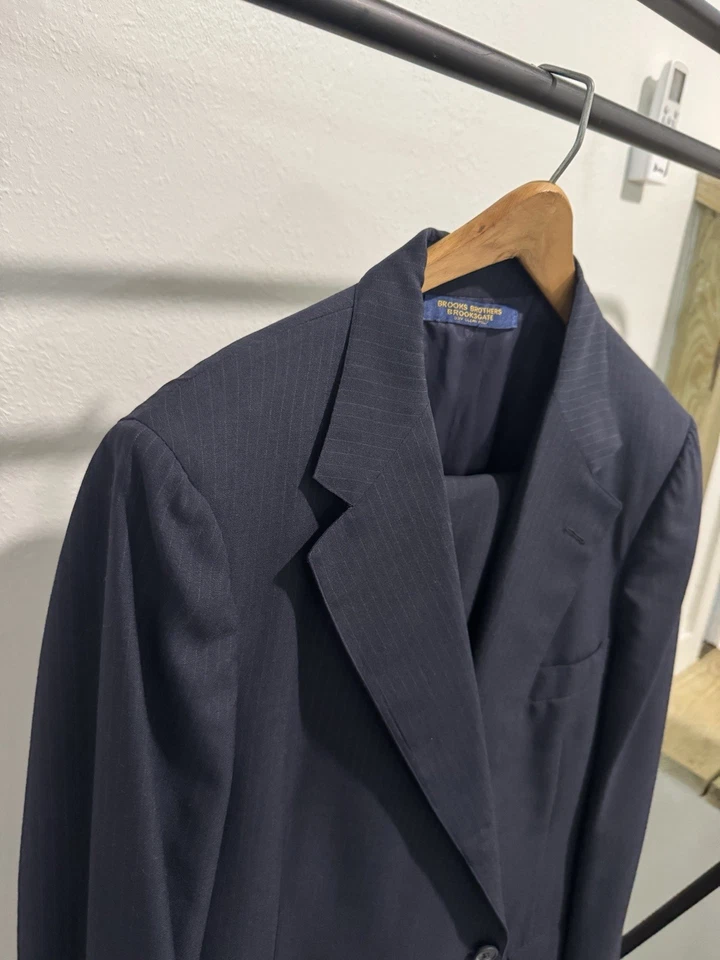 Men’s Navy Pinstripe Brooks Brothers "Brooks Gate" Suit 3 Roll 1 40L - Image 2 of 4