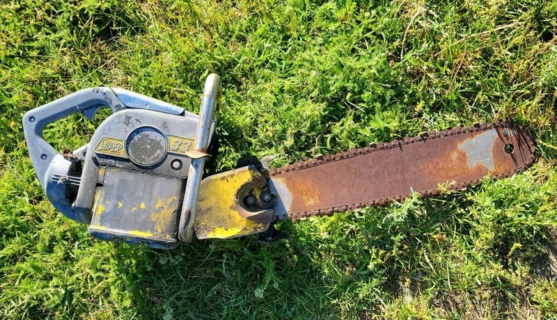 Vintage McCulloch Super 33 Chainsaw - For Parts or Repair  