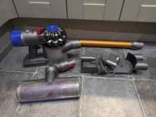 DYSON V8 CORDLESS VACCUUM CLEANER + CHARGER With Wall Mount And Battery 