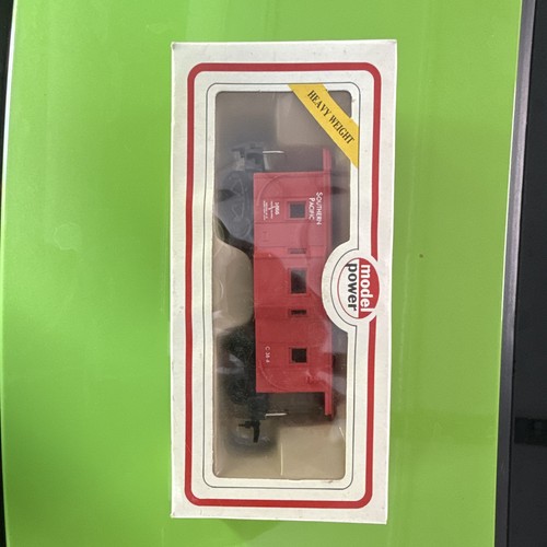 Modelo Power HO Southern Pacific Caboose Peso Pesado Rojo/Negro Plástico #1366 | Condition: Used