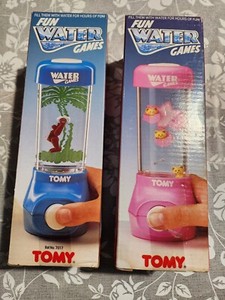 TOMY WATER GAMEWater Pyramix Crystal