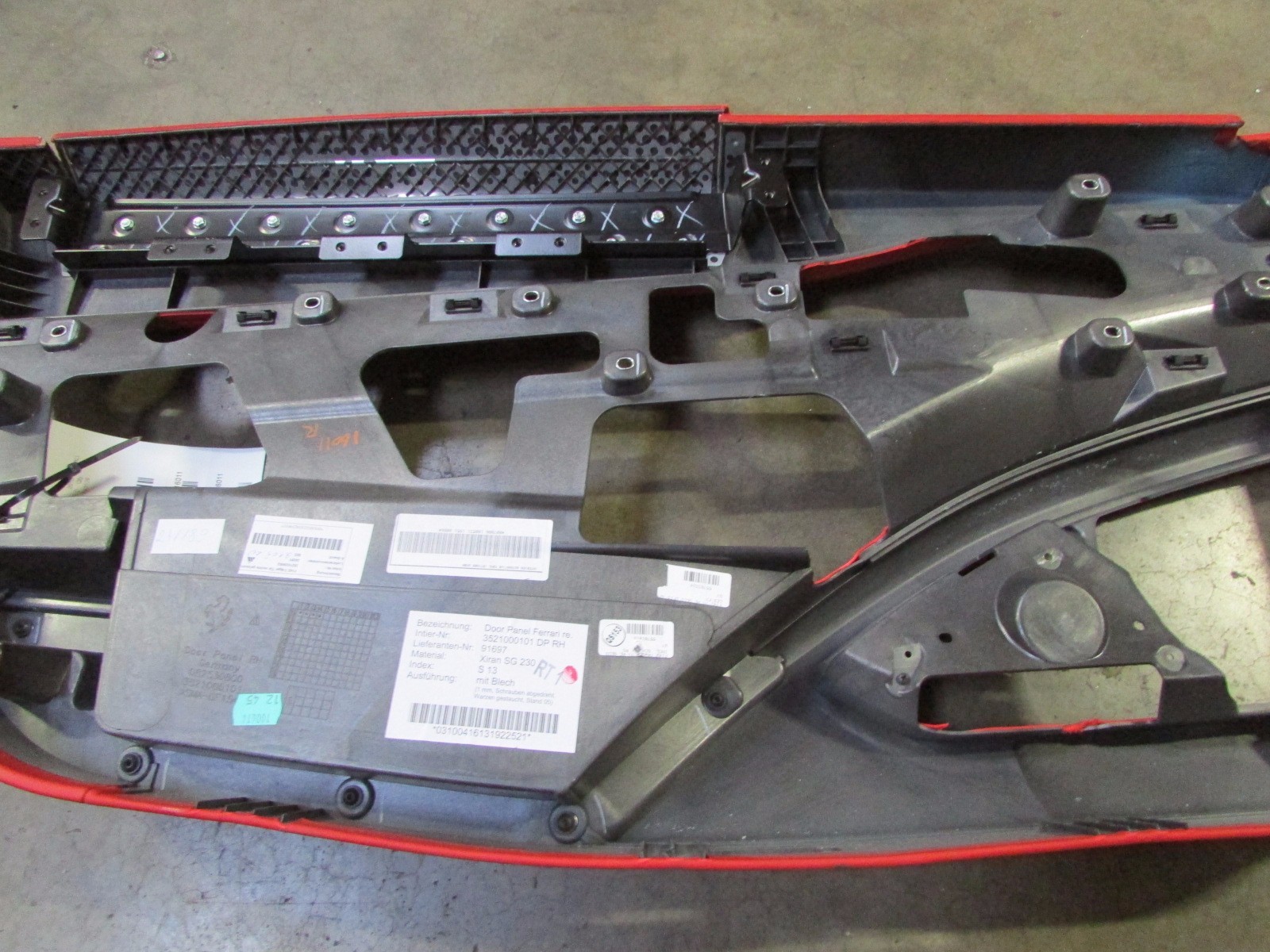 Ferrari 458 Italia, RH, Right Front Door Main Trim Panel, Blk&Red, Used 82643629