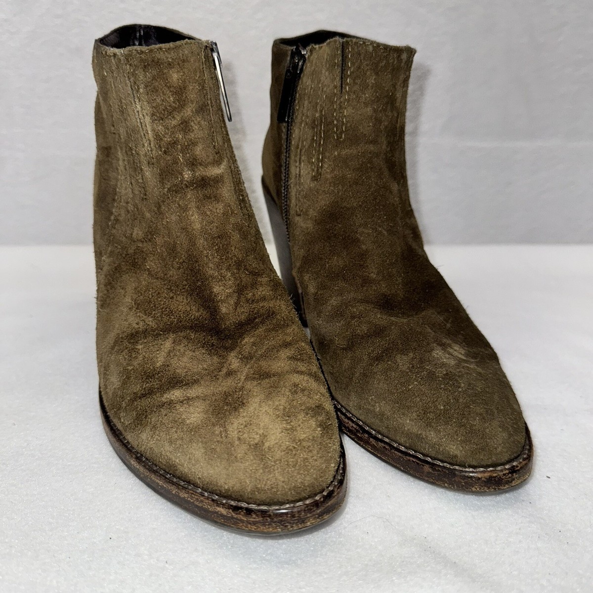 Aquatalia Olive Green Suede Stacked Heel Ankle Classic  display picture 3