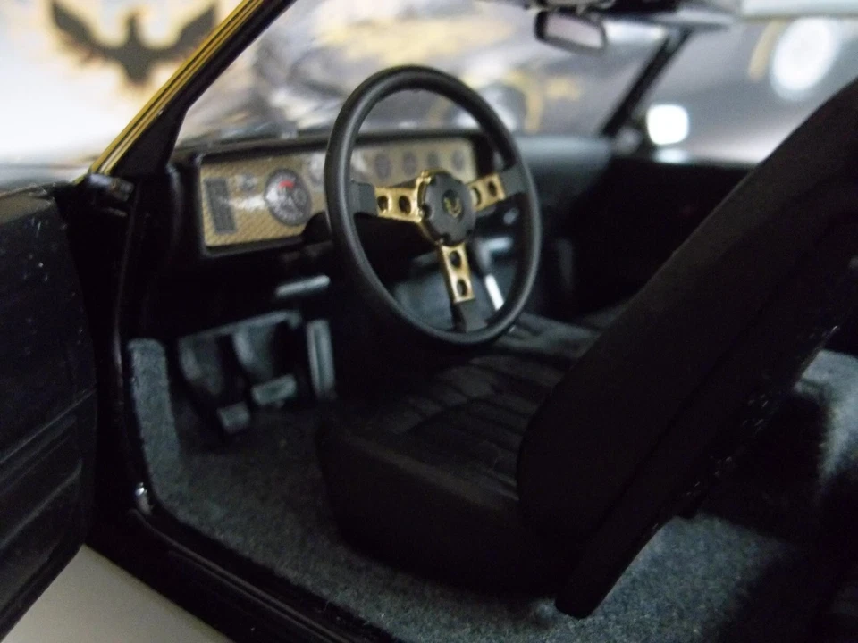 Greenlight 19098 - Smokey y El Bandido 1977 Pontiac Firebird - 1/18 Escala - - Imagen 4 de 4